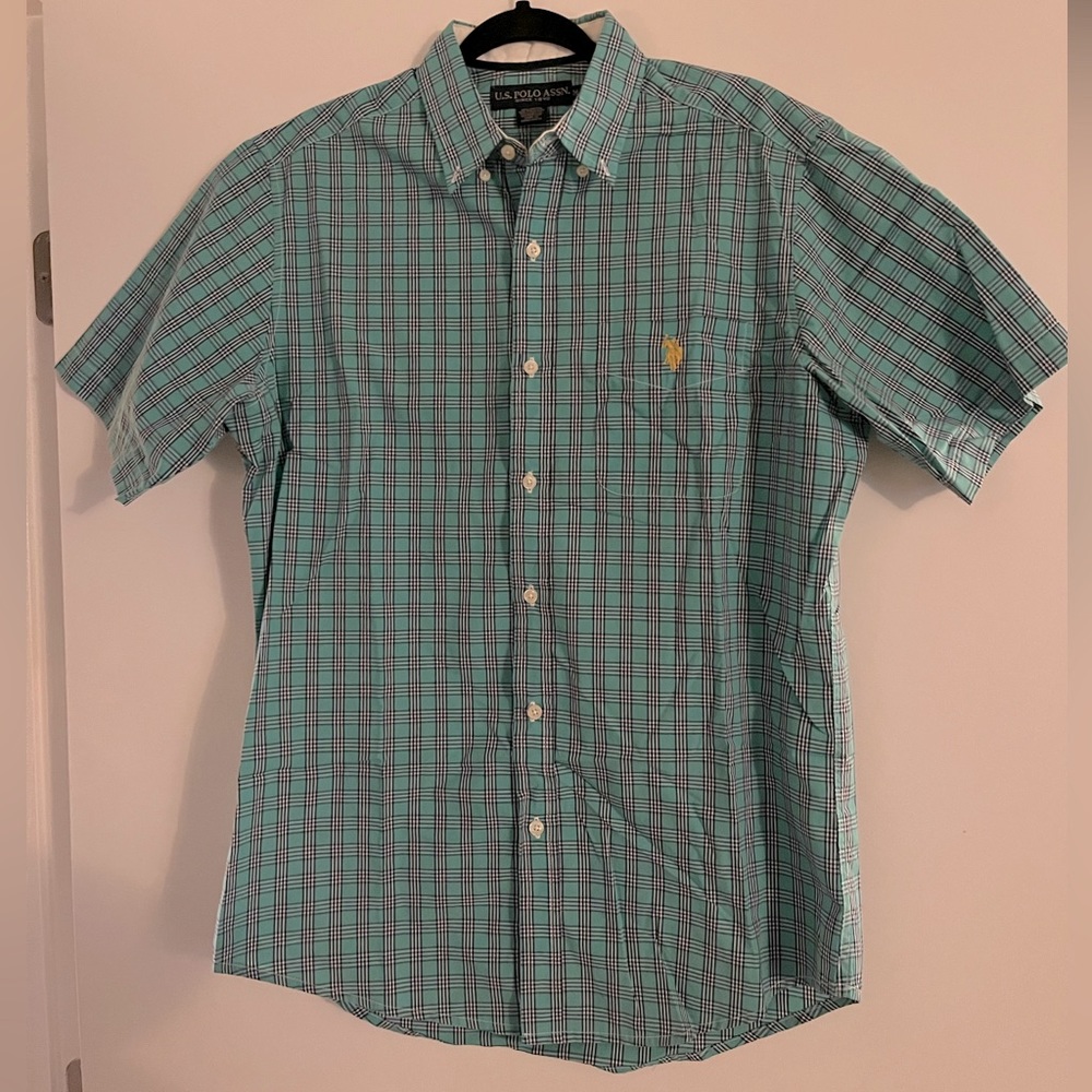 U.S. Polo Assn. ~ Mens Size M Button-down